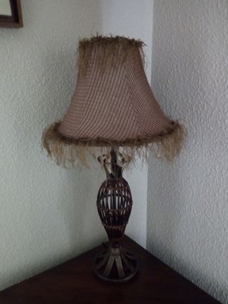 LÁMPARA DE SOBREMESA