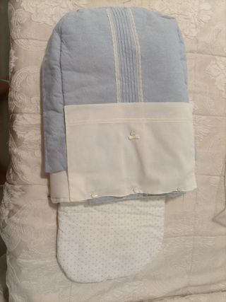 Cojín de lactancia + saco para capazo.