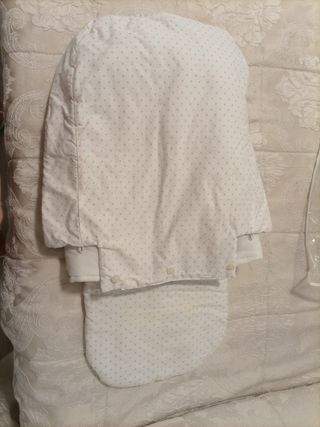 Cojín de lactancia + saco para capazo.