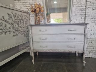 Comoda con Espejo Antigua Restaurada