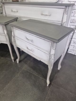 Mesitas de Noche Antiguas Restauradas