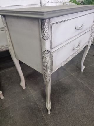 Mesitas de Noche Antiguas Restauradas