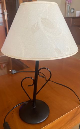 Lámpara de mesita de forja
