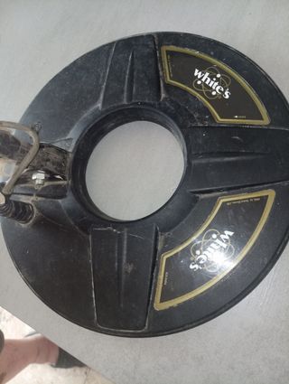 Detector de metales con plato