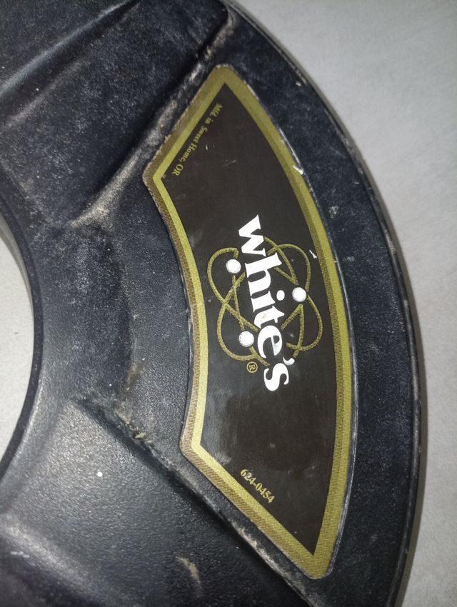 Detector de metales con plato