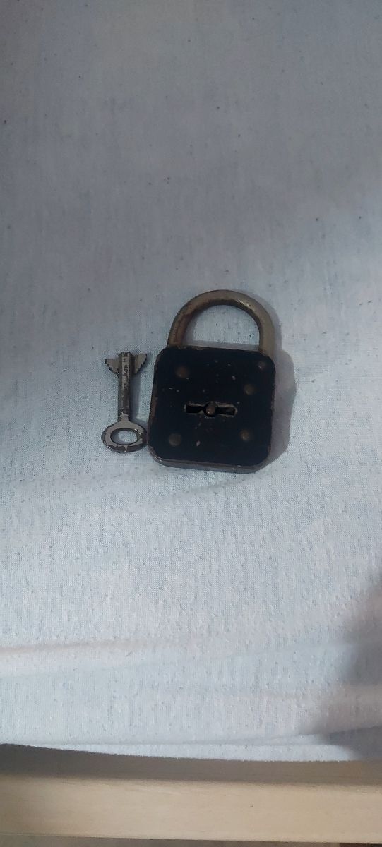 Candado antiguo con llave #
