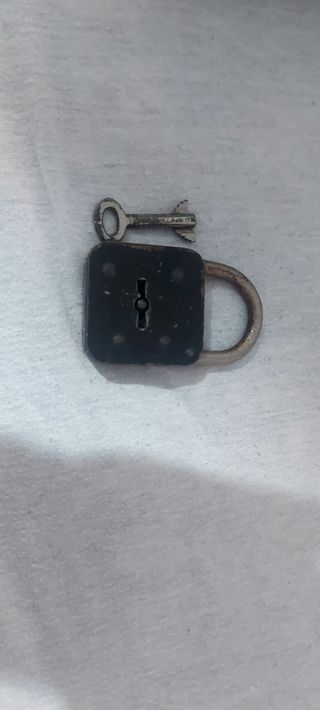 Candado antiguo con llave #