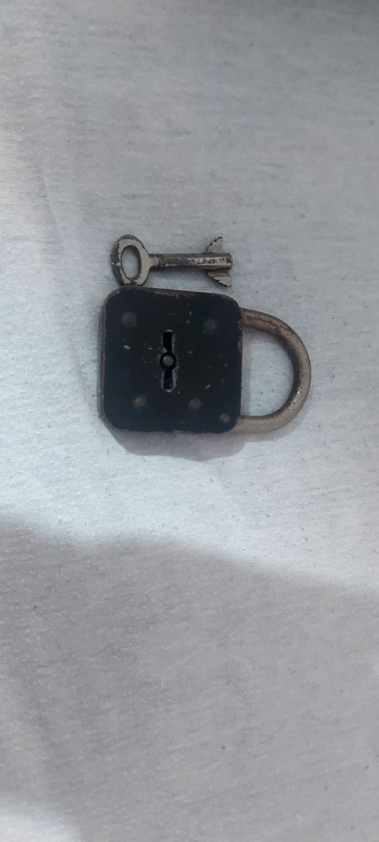 Candado antiguo con llave #