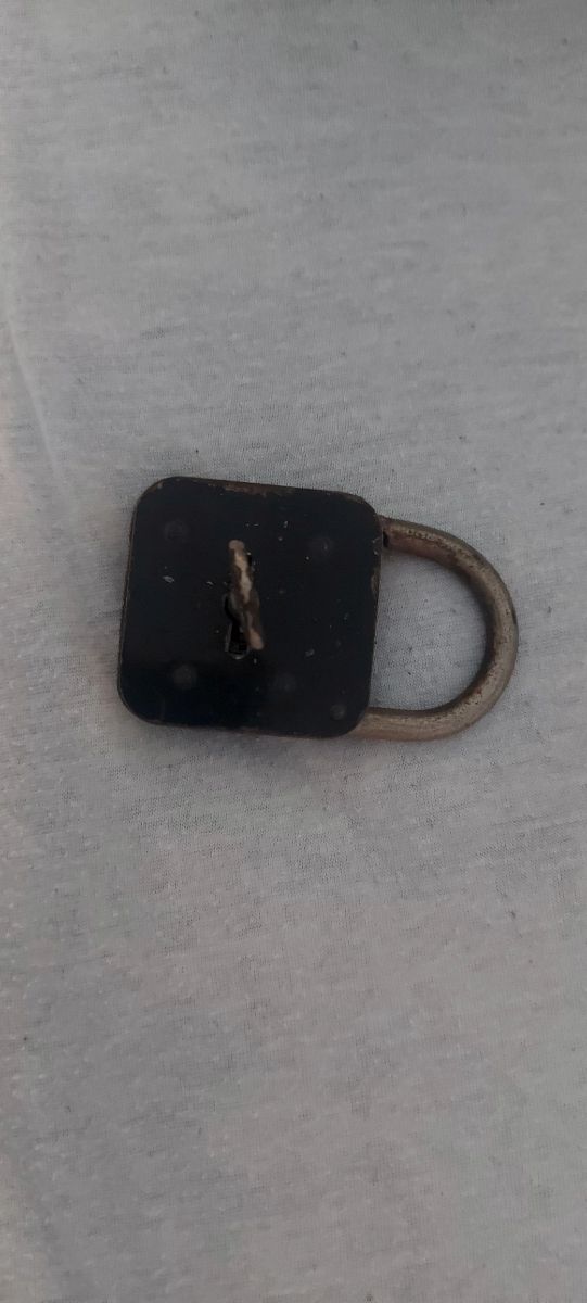 Candado antiguo con llave #