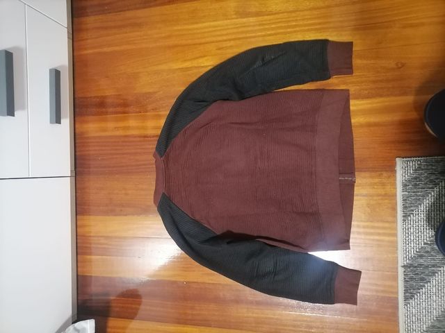 Chaqueta zara negra y granate