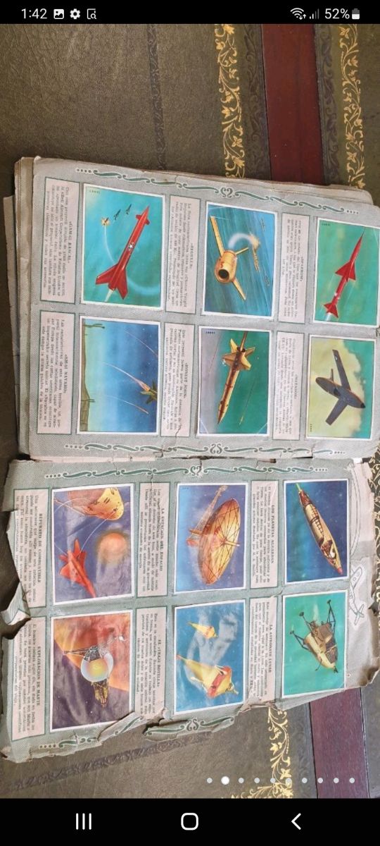 Vecchio album di carte collezionabili