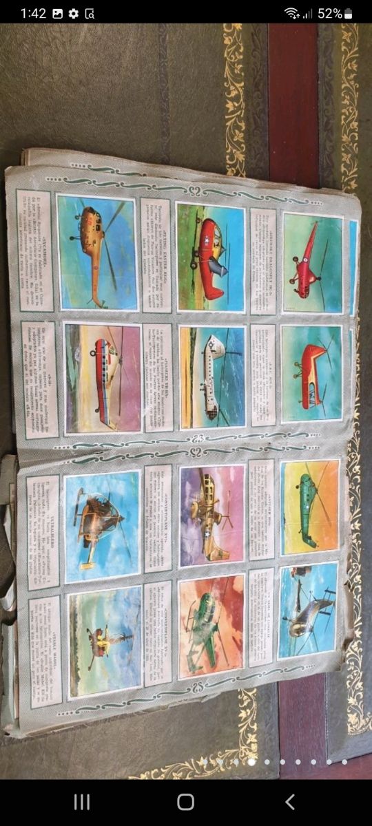 Vecchio album di carte collezionabili