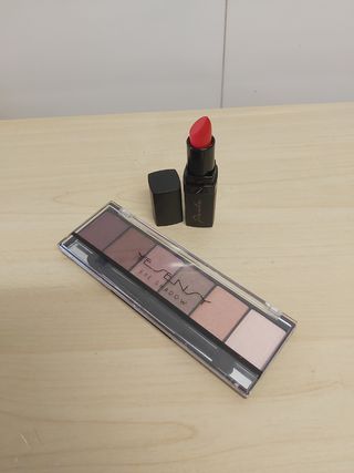 Pack maquillaje. Sombra de ojos y pintalabios.