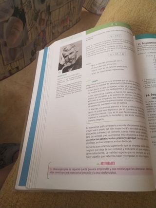 ECONOMÍA 1 BACHILLERATO