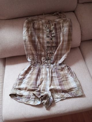 mono corto color verde