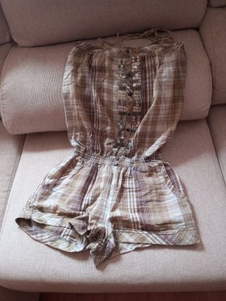 mono corto color verde