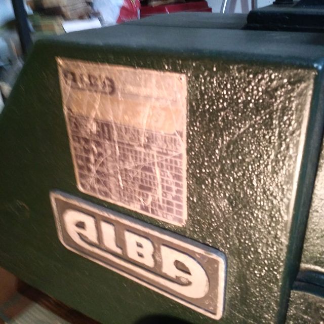 Maquina Cizalla ALBA CRM35 en funcionamiento