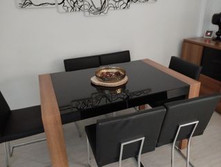 Mesa salón abatible con 6 sillas piel