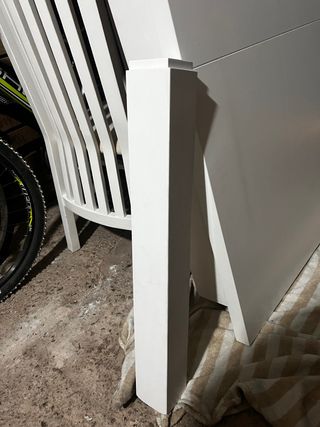 Mesa lacada blanca y sillas