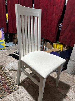 Mesa lacada blanca y sillas