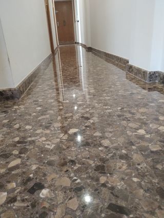 Abrillantado y pulido suelos y escaleras.