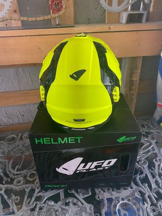 Casco ufo sheratan amarillo Neón