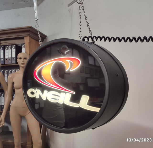 Cartello luminoso O'Neill.