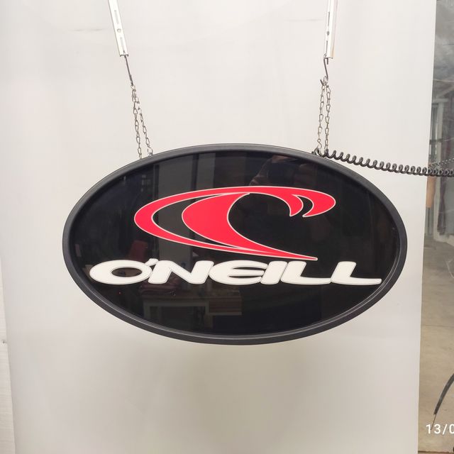 Cartello luminoso O'Neill.