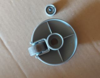 Rueda giratoria aspirador ufesa mini mousy