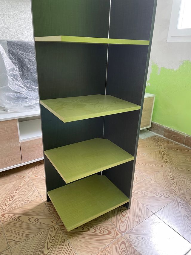 Estantería esquinera