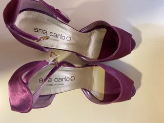 Sandalias de tacón color morado