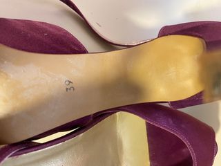 Sandalias de tacón color morado