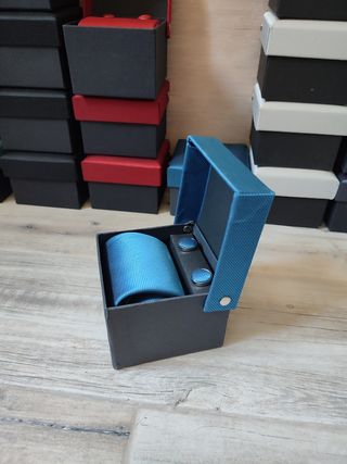 Corbata, gelemos y pañuelo