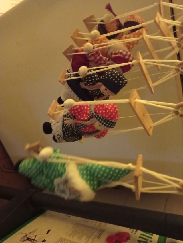 60 bamboline su altalena