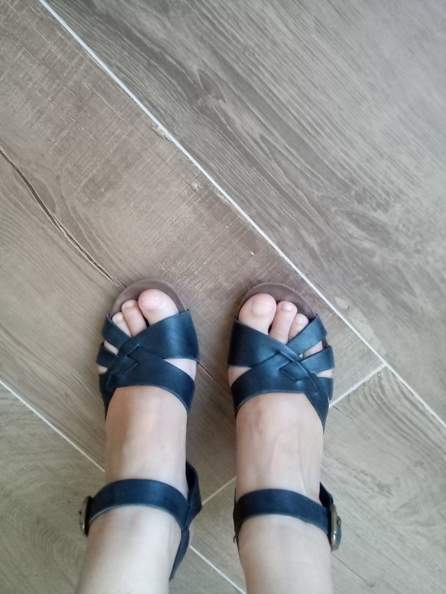 Sandalias de la firma Martinelli 39  cuero nuevas