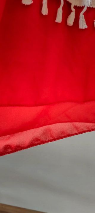 blusa roja sin mangas