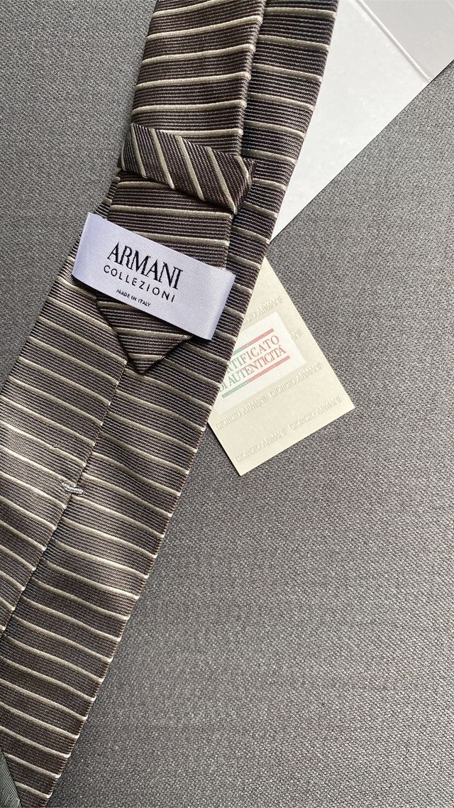 corbata armani por estrenar