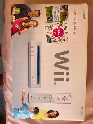 Wii + 2 mandos + 2 juegos