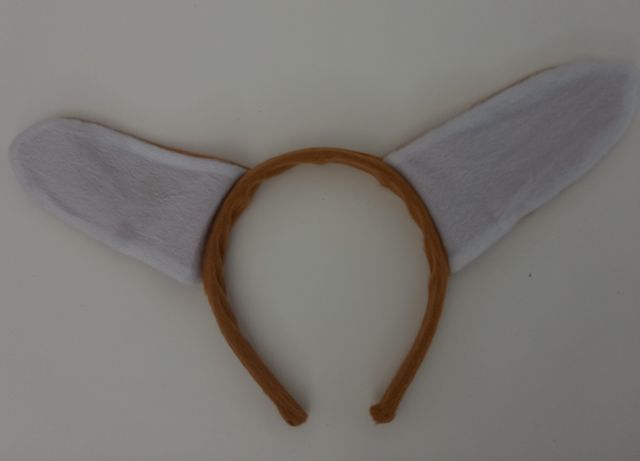 Orejas perro blancas y marrones