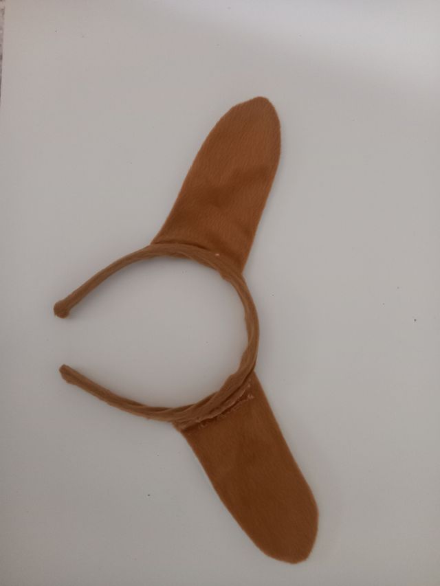 Orejas perro blancas y marrones