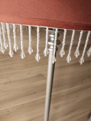 Lámpara de Pie con barra de metal