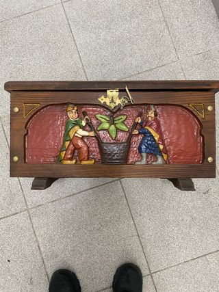 baules de madera maciza