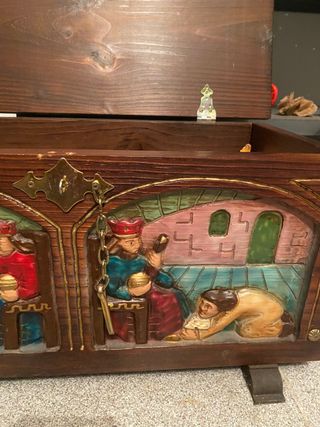 baules de madera maciza