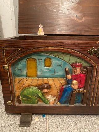 baules de madera maciza