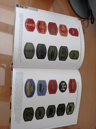 ATLAS ILUSTRADO DE VEHÍCULOS BLINDADOS ESPAÑOLES