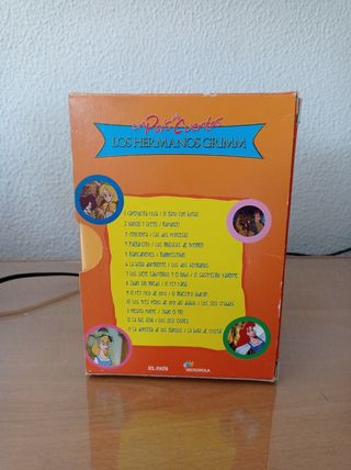 LOS HERMANOS GRIMM - CUENTOS DVD