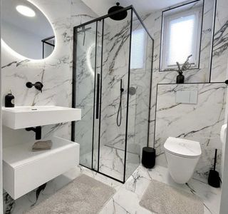 reformas y fontaneria todo tipo instalaciones.