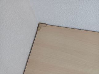 Mesa escritorio de madera con cajones