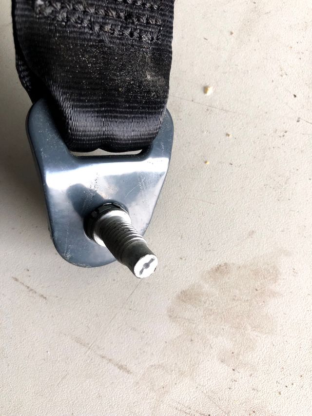 Cinturon trasero derecho Peugeot 5008 : 9682053580