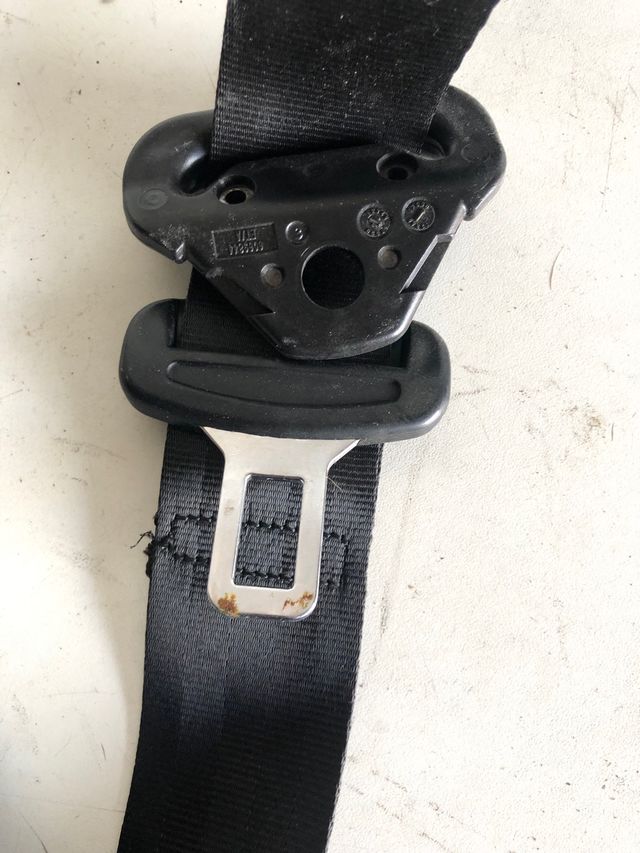 Cinturon trasero derecho Peugeot 5008 : 9682053580